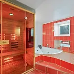 33 O, 185 Sqm With Whirlpool And Kids Play * ברלין