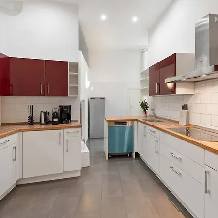 Apartment 33 O, 4 And Whirlpool *