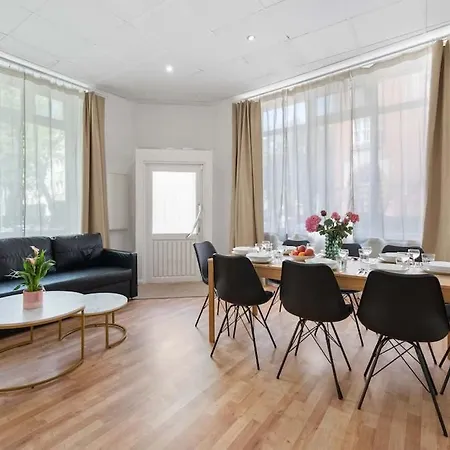 33 O, 4 And Whirlpool Apartment