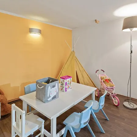 33 O, 185 Sqm With Whirlpool And Kids Play *