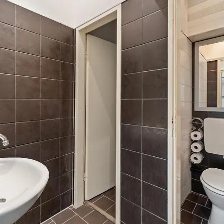 33 O, 185 Sqm With Whirlpool And Kids Play *