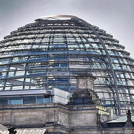 33 O, 185 Sqm With Whirlpool And Kids Play