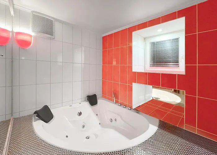 33 O, 185 Sqm With Whirlpool And Kids Play Daire Berlin