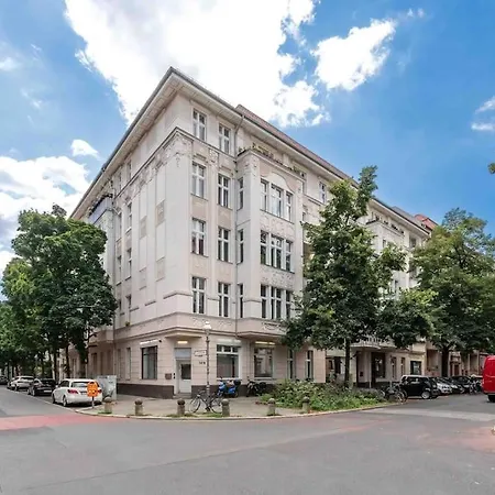33 O, 4 And Whirlpool Apartment *