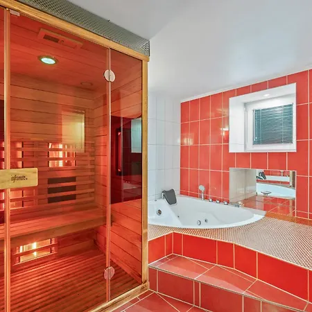 33 O, 185 Sqm With Whirlpool And Kids Play * 베를린