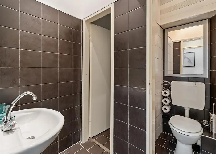 33 O, 185 Sqm With Whirlpool And Kids Play *